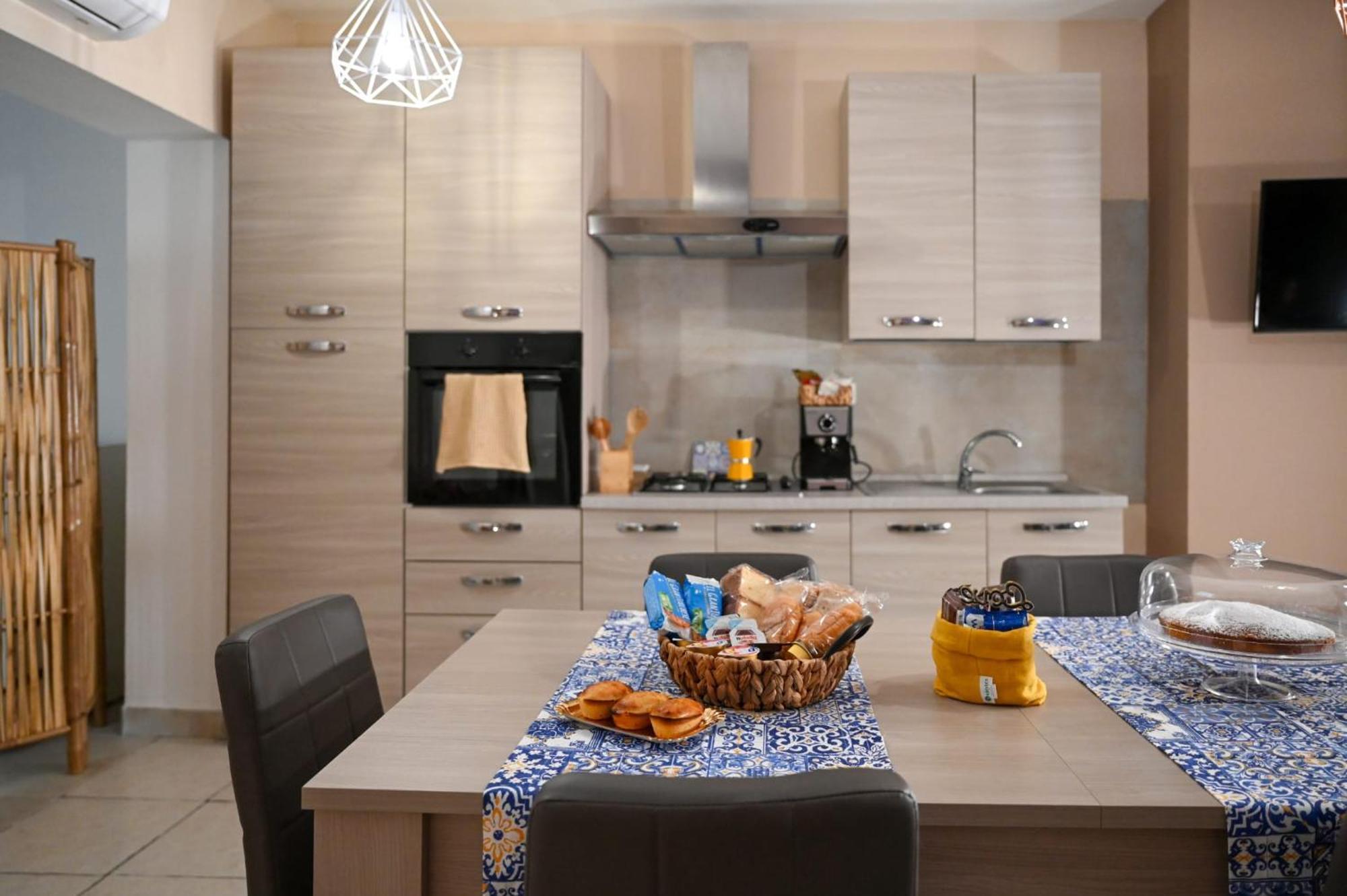 "Il Vecchio Salone" Appartamento In Pieno Centro Con Garage Privato Lecce Exteriér fotografie