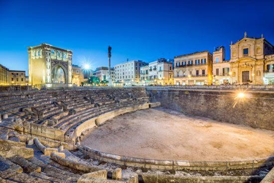 "Il Vecchio Salone" Appartamento In Pieno Centro Con Garage Privato Lecce Exteriér fotografie