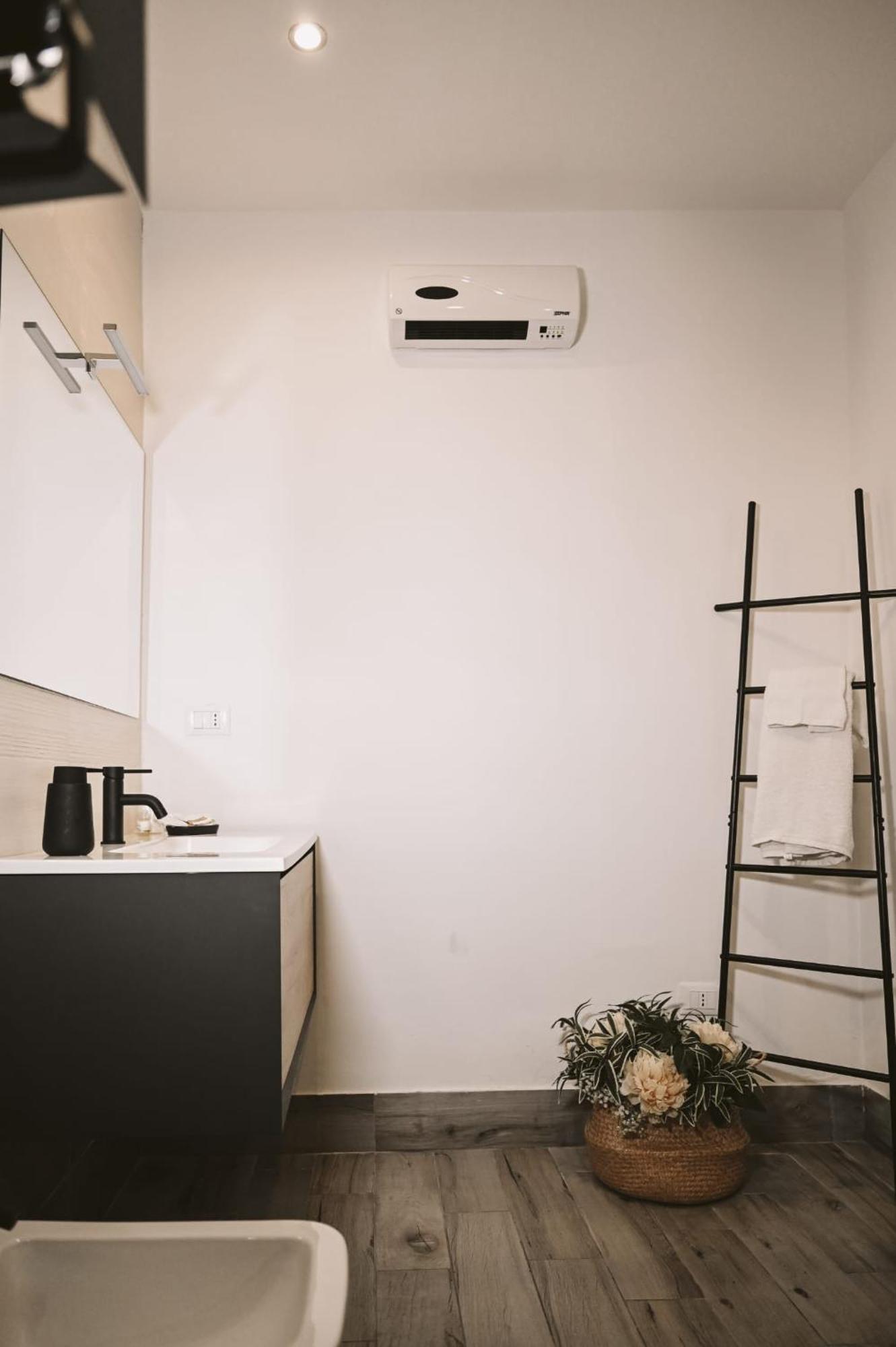"Il Vecchio Salone" Appartamento In Pieno Centro Con Garage Privato Lecce Exteriér fotografie